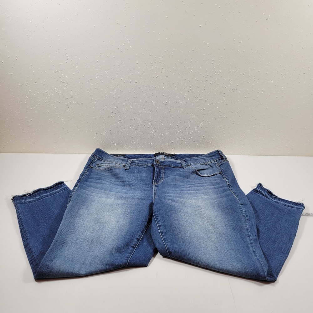 Torrid Skinny Jeans Womens 18 Blue Excellent Raw‎ Hem Frayed Medium Wash